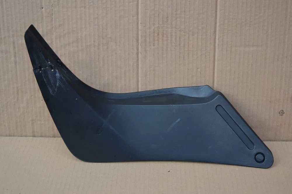 Honda NT 650 Deauville WYPELNIENIE owiewka oslona prawa pod siedzenie