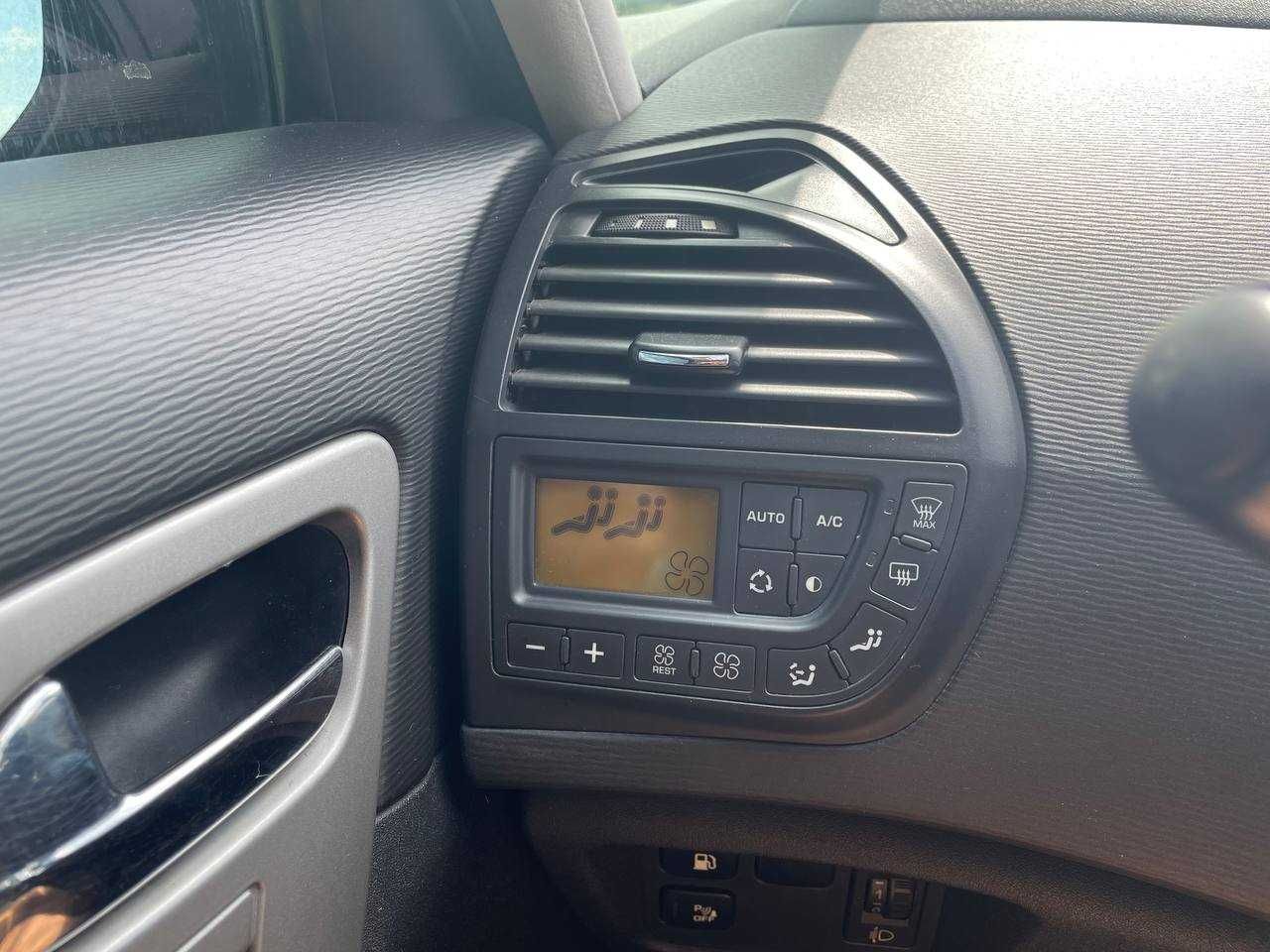 Авто Сітроен Гранд Пікасо