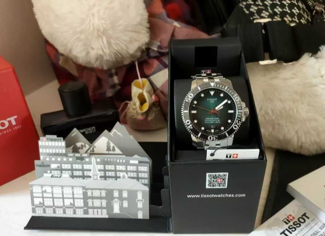 Tissot Starfish Series Night Light Green Dial 43mm