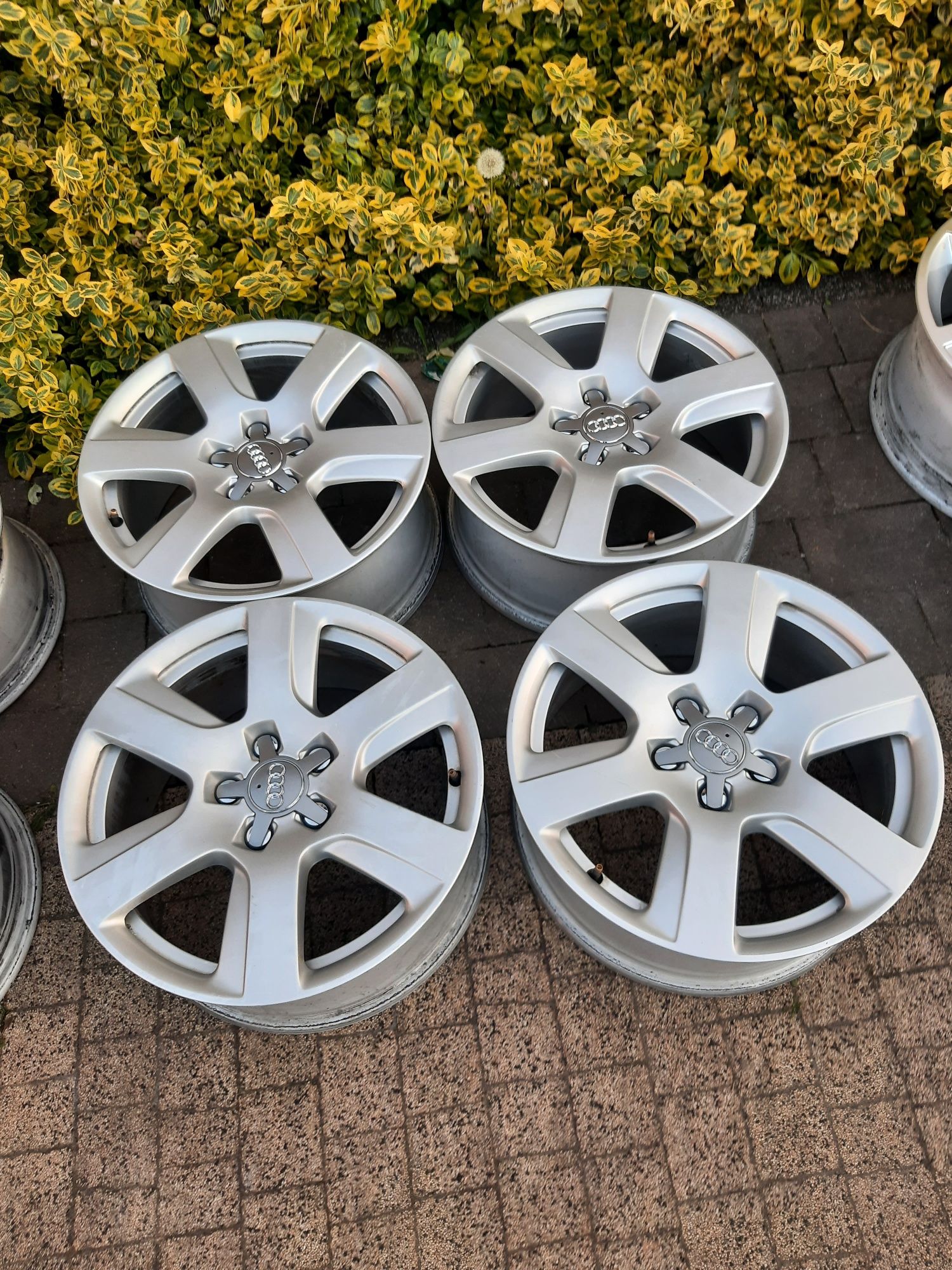 Felgi 17 Audi 5x112 7,5J et37