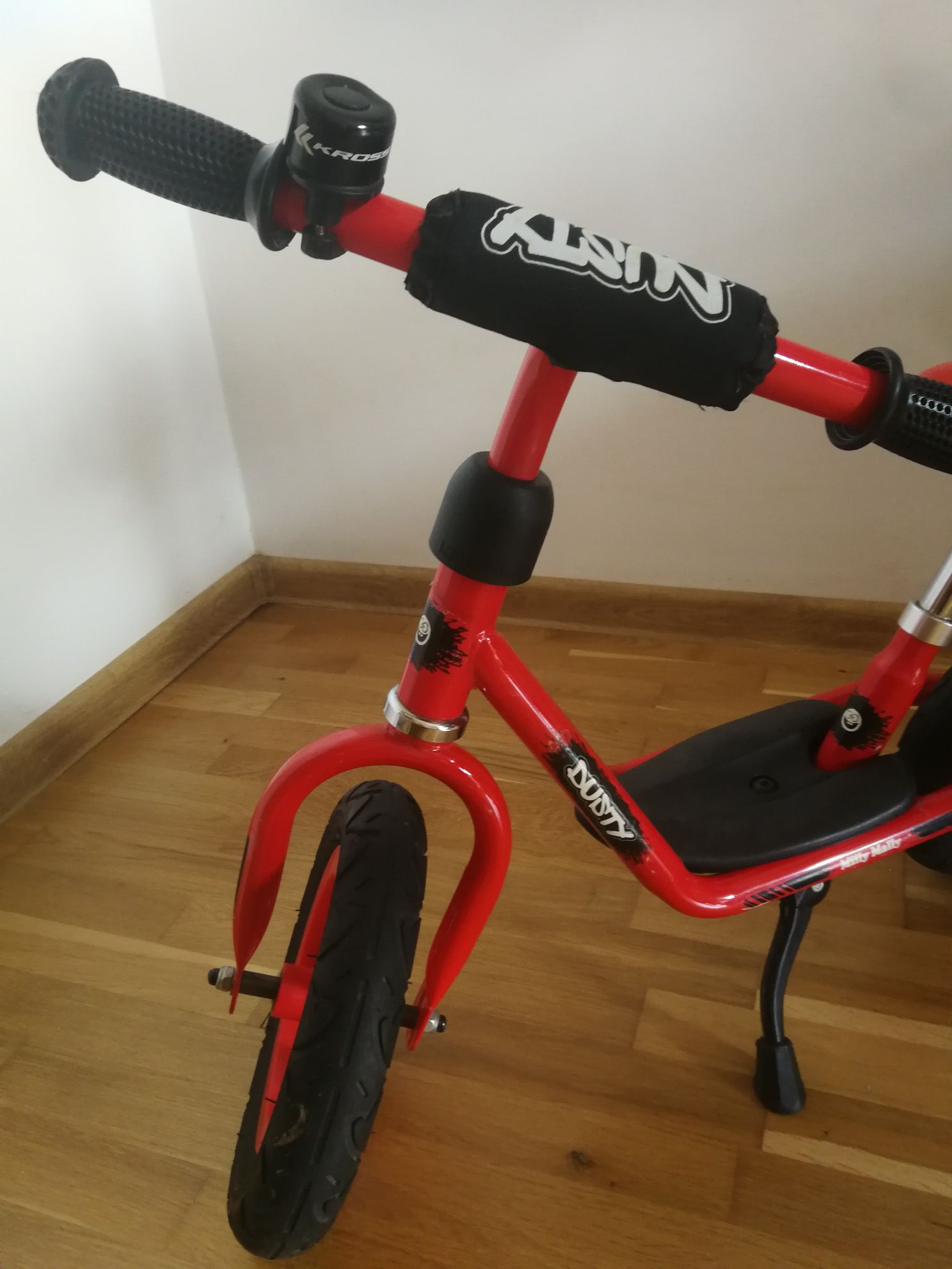 Rowerek biegowy Milly Mally Dusty 10" gratis koszyk i kask
