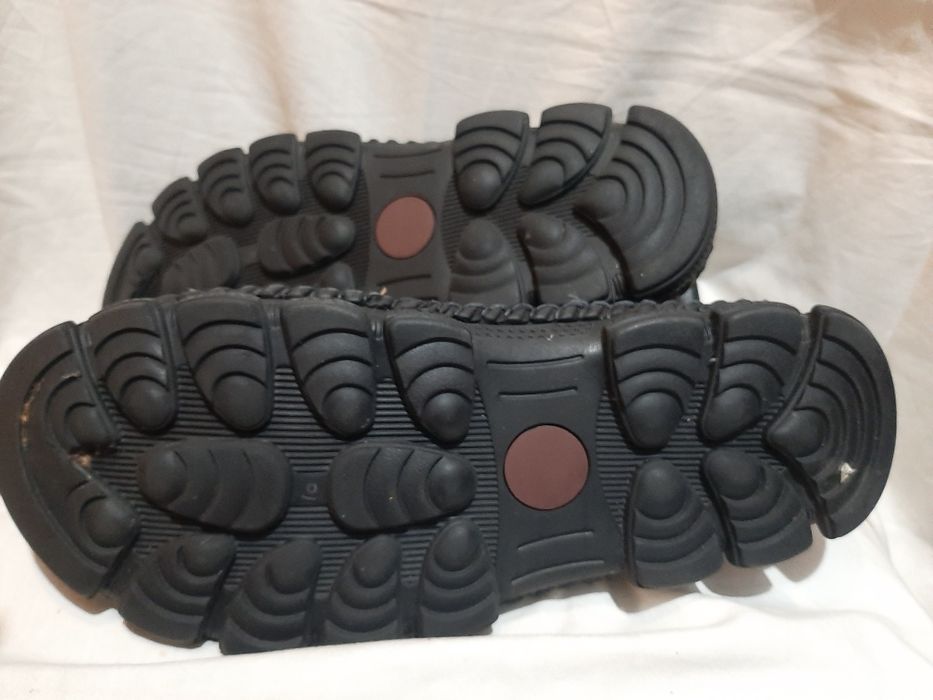 Buty uniwersalne czarne oryginalne szerokie Fashion
