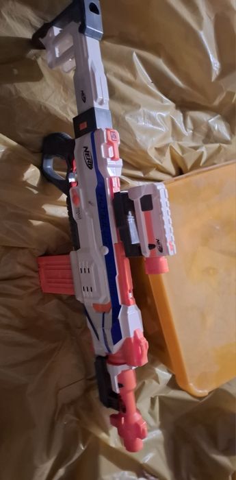 Pistolet NERF na strzałki