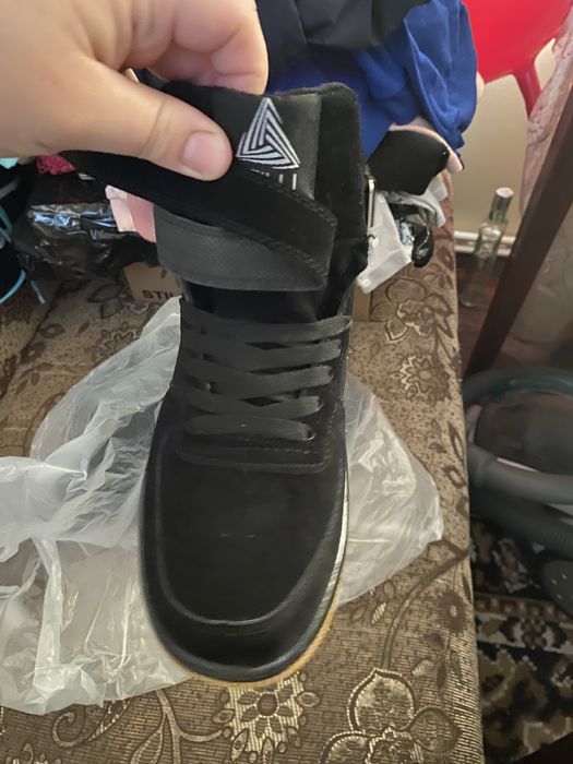 Натуральні зимові утеплені черевики