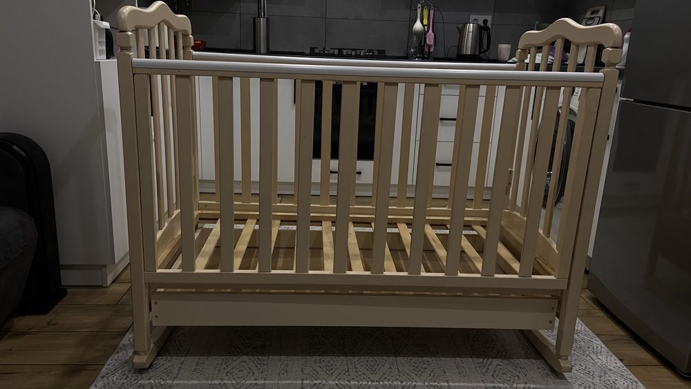 Продам дитяче ліжко з матрасом!