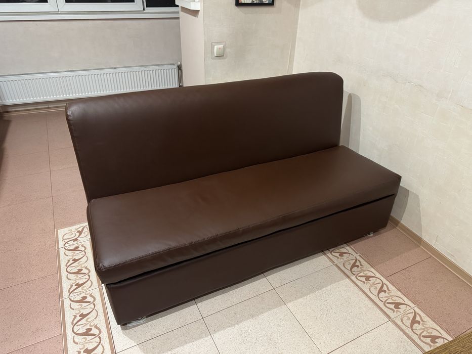 Диван кухонный для удобства