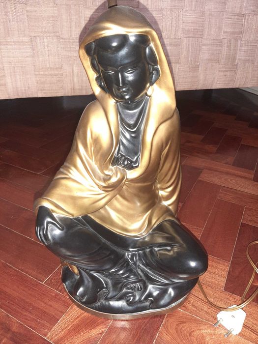 Candeeiro com Figura Cerâmica