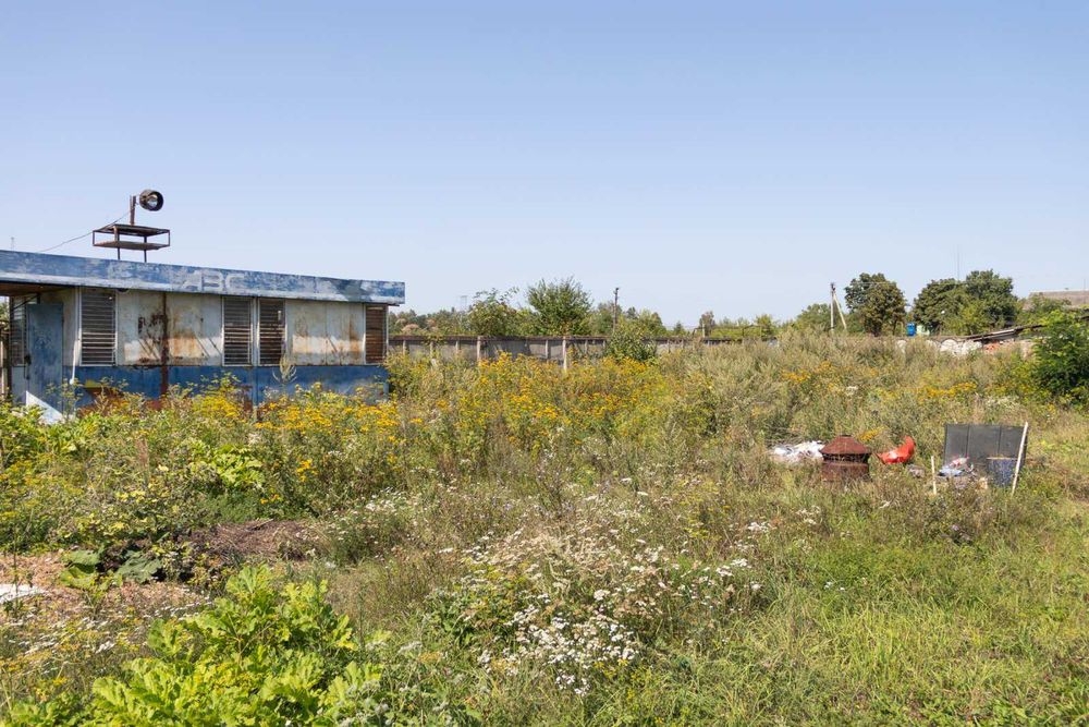 Продаж ферми з підсобними приміщеннями