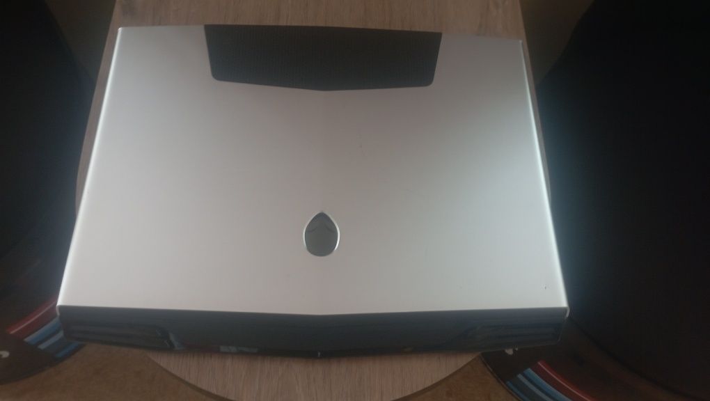 Ноутбук Alienware M17x