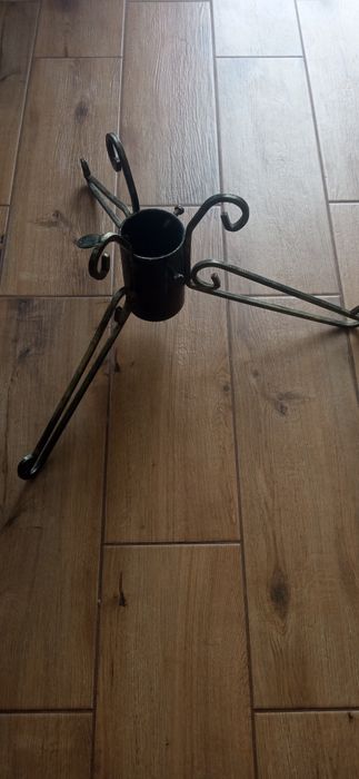 Metalowy stojak na choinkę