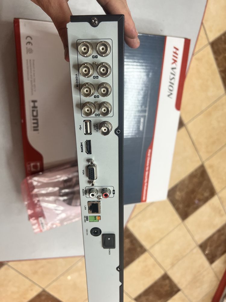 Відеорегістратор HikVision DS-7200 8 канал