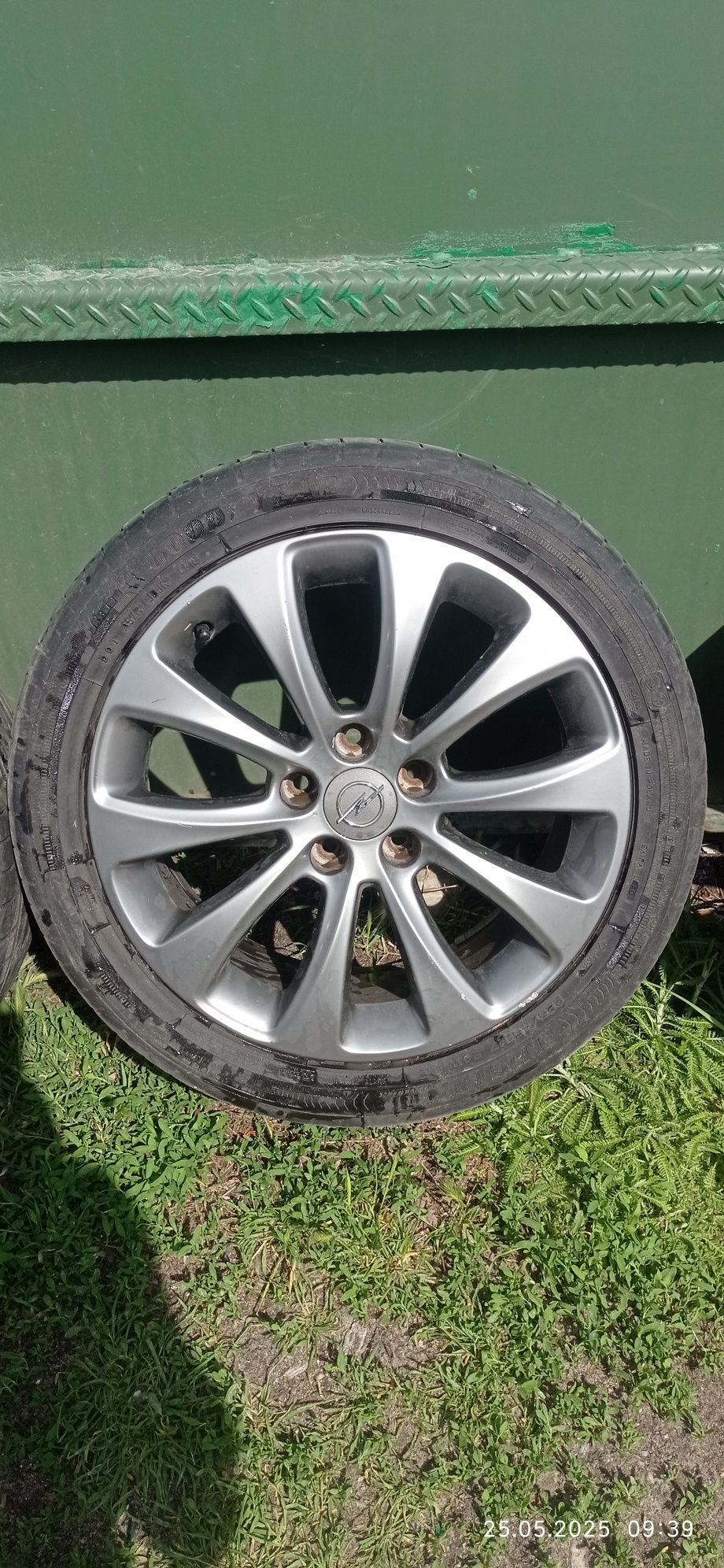 Продам Диски с резиной на  Opel R17 5х110