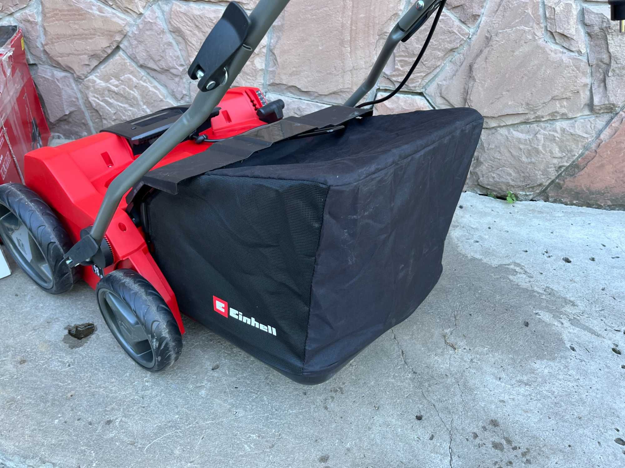 Аератор-скарифікатор Einhell GE-SA 1640