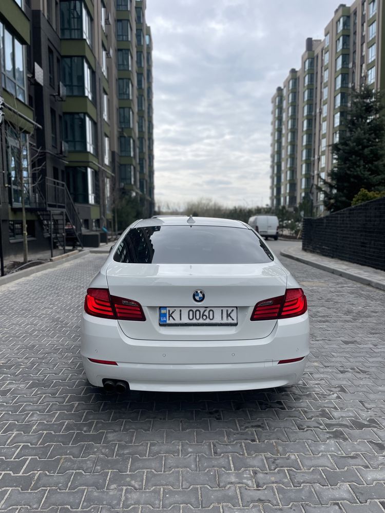 BMW-5 F10 523I.