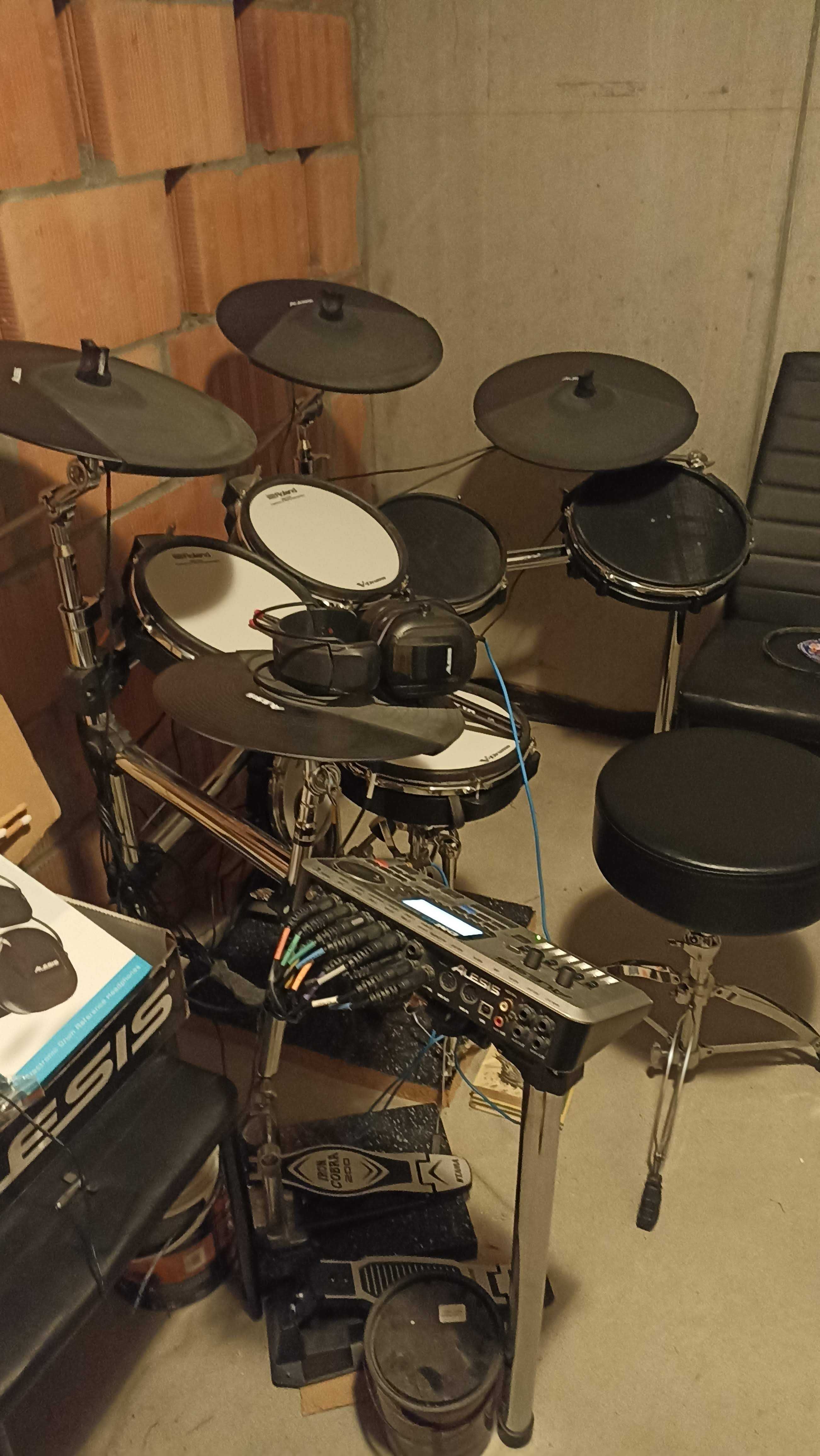 Alesis DM10 X Mesh Kit + zestaw(Pady Roland, Twin , Słuchawki, Stołek)