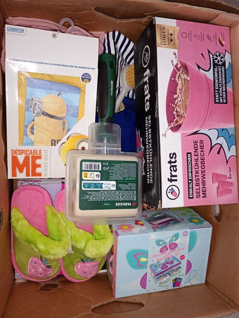 Karton mix biedronka action inne M07 60sztuk