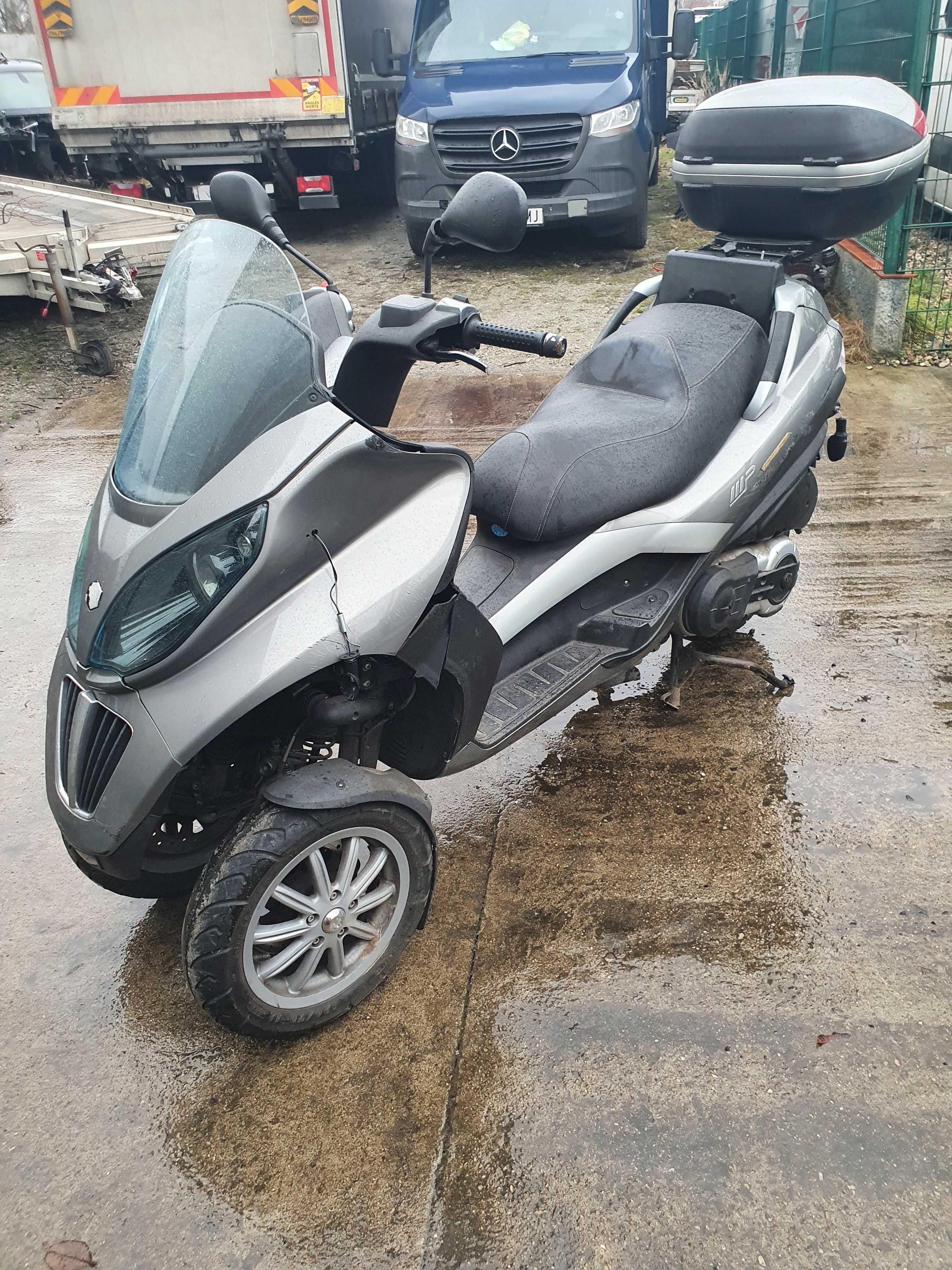 Piaggio MP3 400 skuter