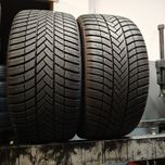 245/35/19 Sprzedam parę opon zimowych Bridgestone