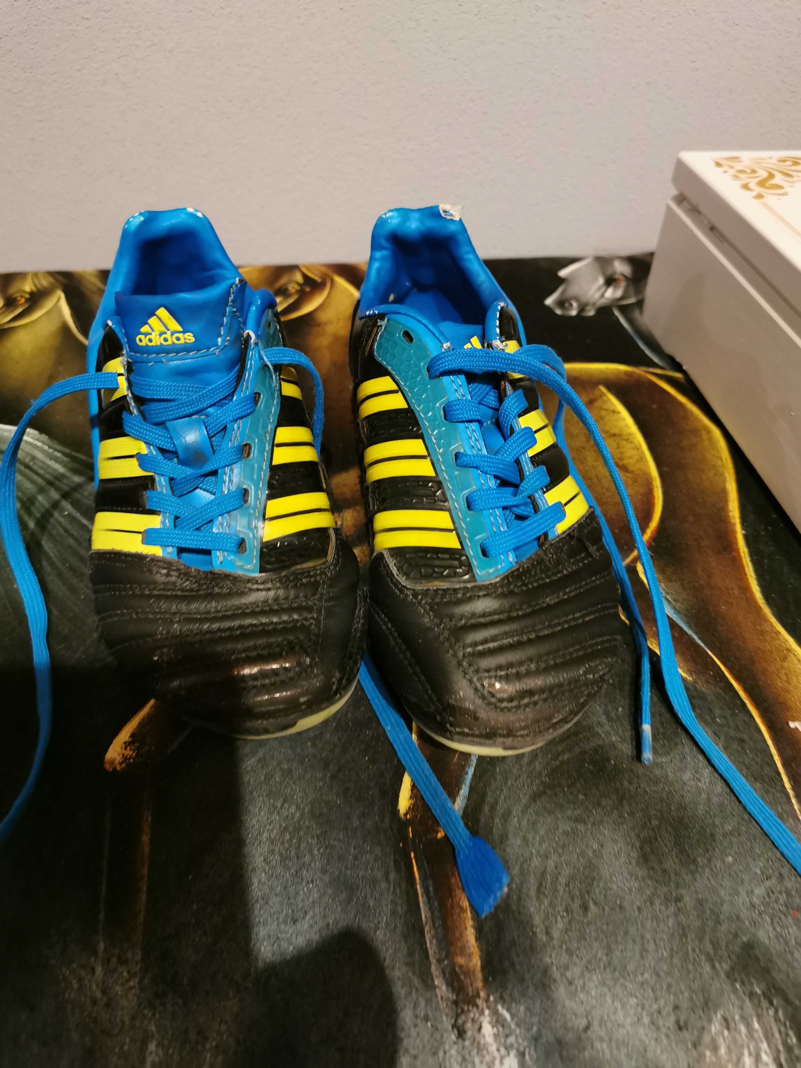 Korki chłopięce adidas, buty do piłki nożnej r 27
