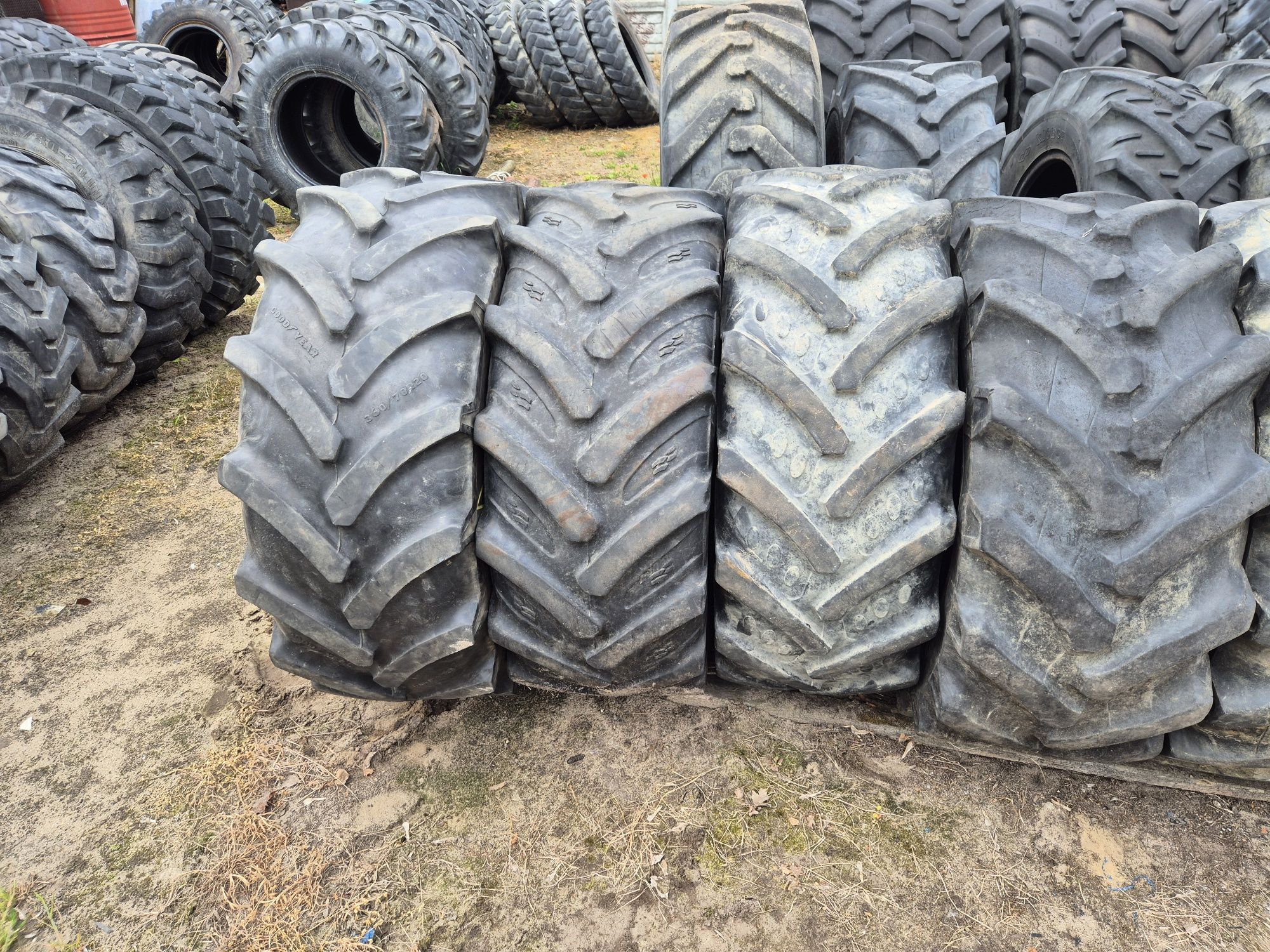 Opony 360/70r20  360/70-20