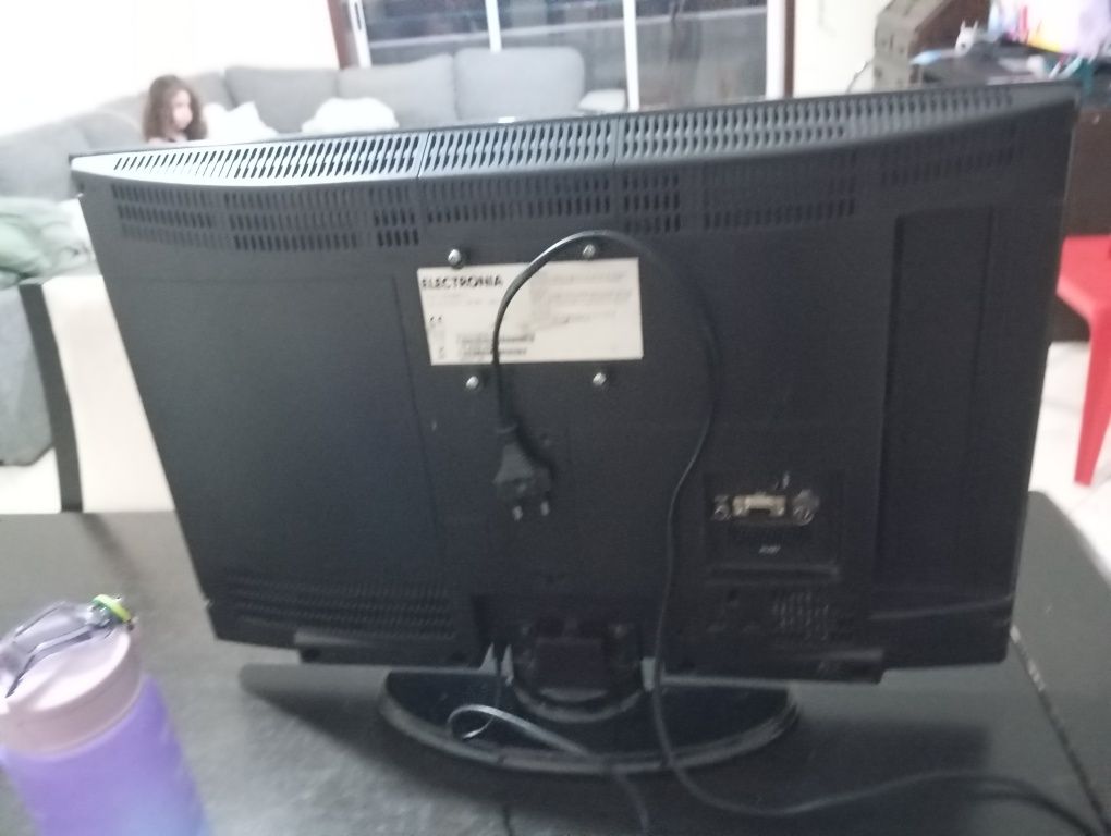 Tv em ótimo Estado 24 polegadas