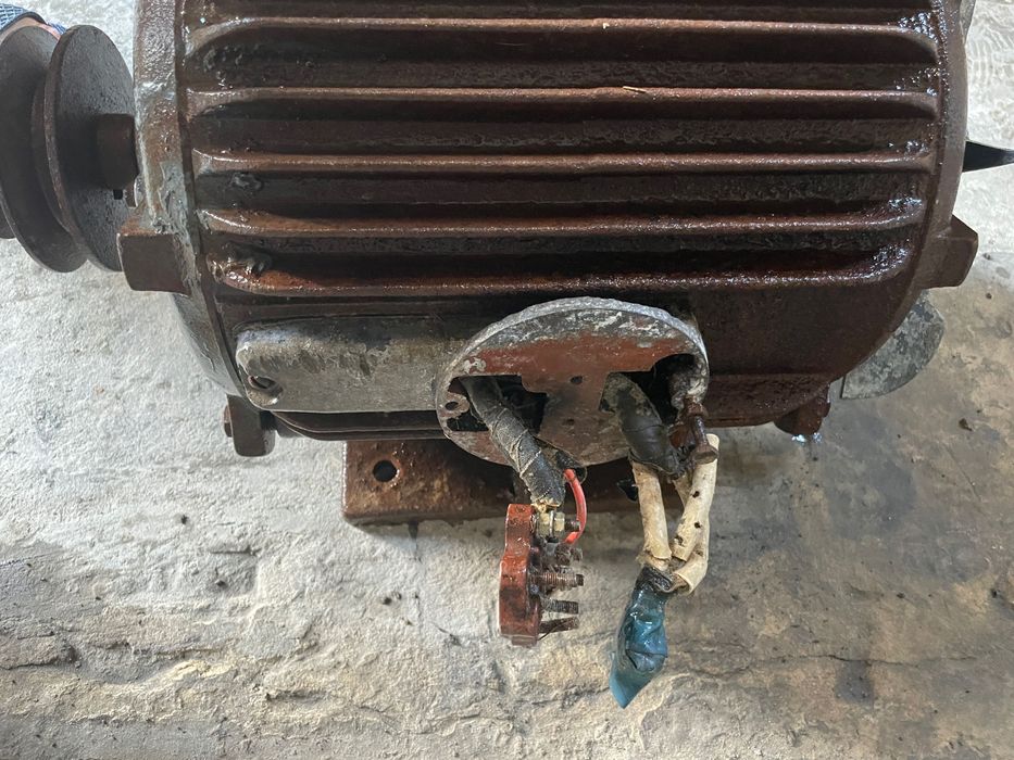 Електродвигун 7.5 кВт 3-фазний