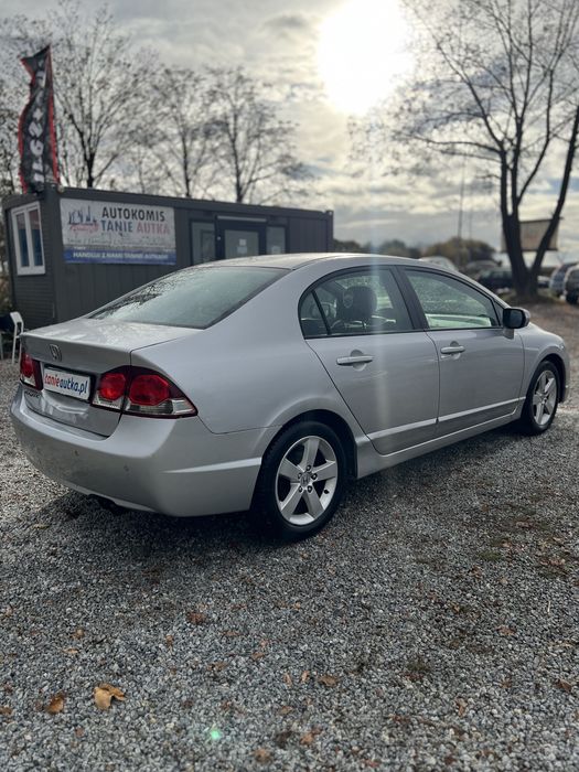 Honda Civic 4DR 1.8 Benzyna 140KM 2009r