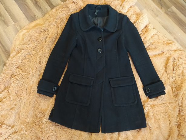 Przepiękny czarny płaszcz zimowy H&M rozmiar 38/M . Zapinany na guziki