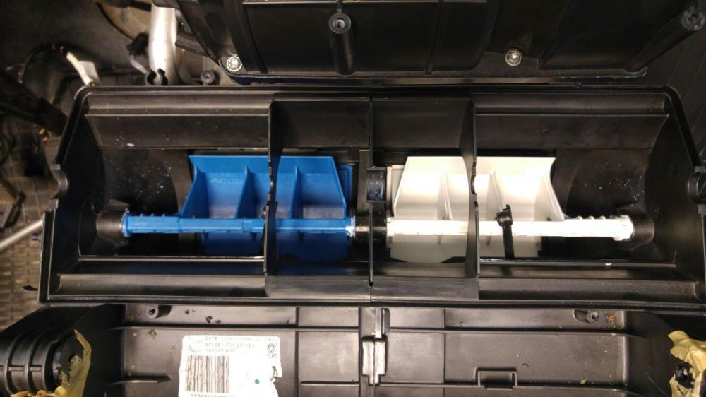 Naprawa wymiana klap nagrzewnicy powietrza Citroën C5 i Peugeot 407