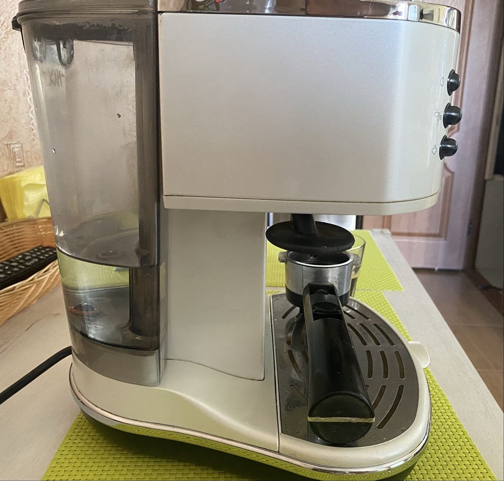 Кофеварка Delonghi ECO31.W