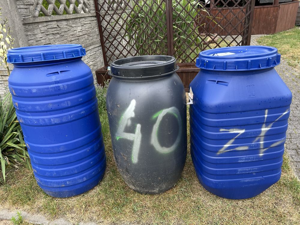 Beczki plastikowe z pokrywą