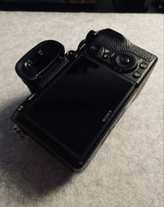 Sony A7III - Corpo & Cage + Acessórios