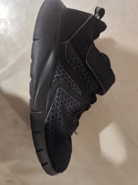 Кроссовки подростковые