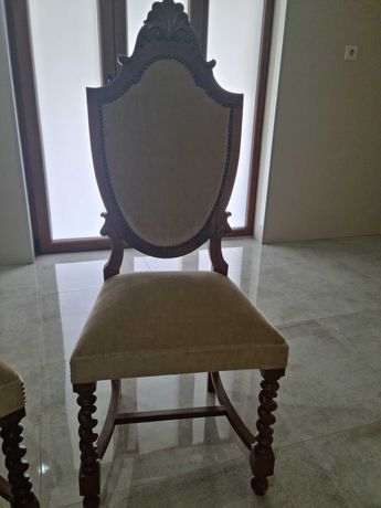 Duas cadeiras quarto madeira macica / muito bom preço
