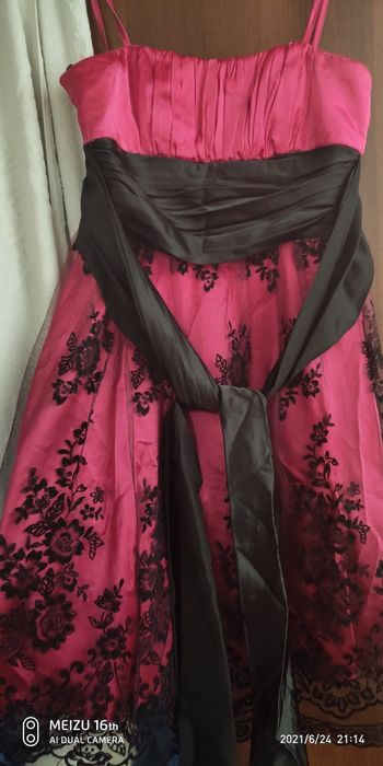 Продам платье малиновое,летнее