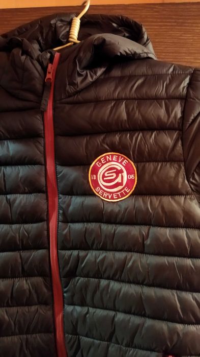 Куртка чорна нейлон