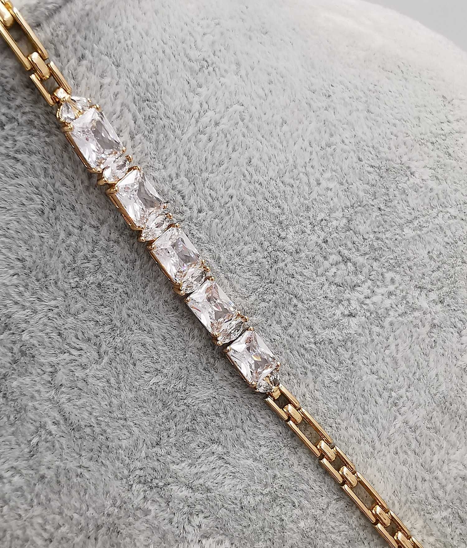 Bransoletka pozłacana 19,5-17 CM 7 MM "brylantowa" elegancja