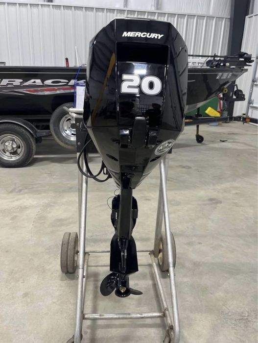 Silnik zaburtowy Mercury 20 koni 2024  trym manetka elektryczny start