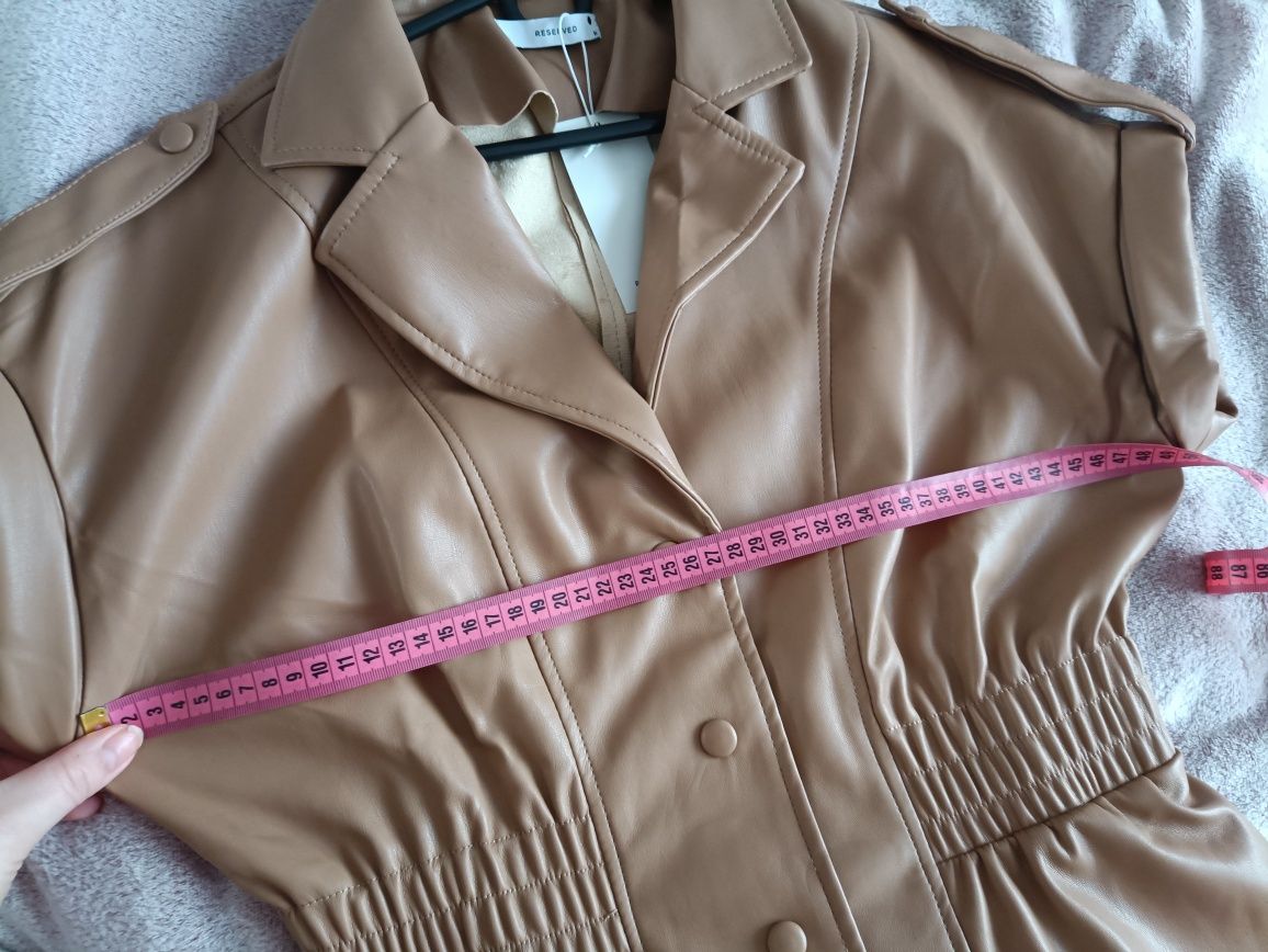 Reserved rozmiar M 38 sukienka eco skóra midi camel imitacja skóry