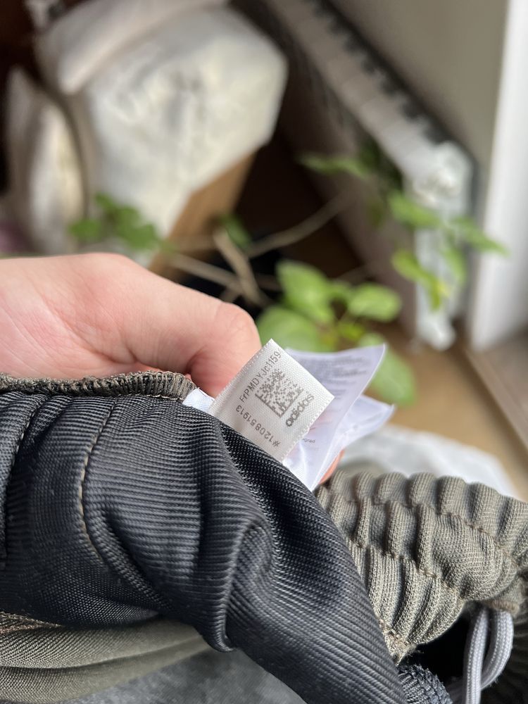 Adidas Yeezy Calabasas Track Pant Core spodnie dresowe kanye XS