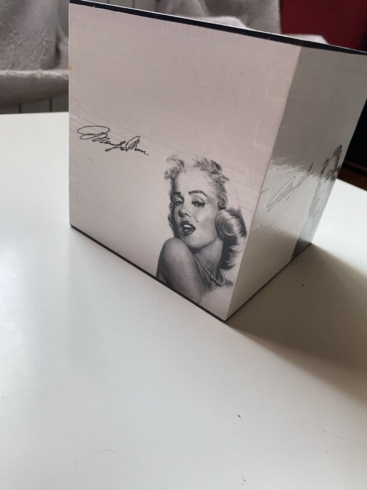 Pudelko na chusteczki Marilyn Monroe biale