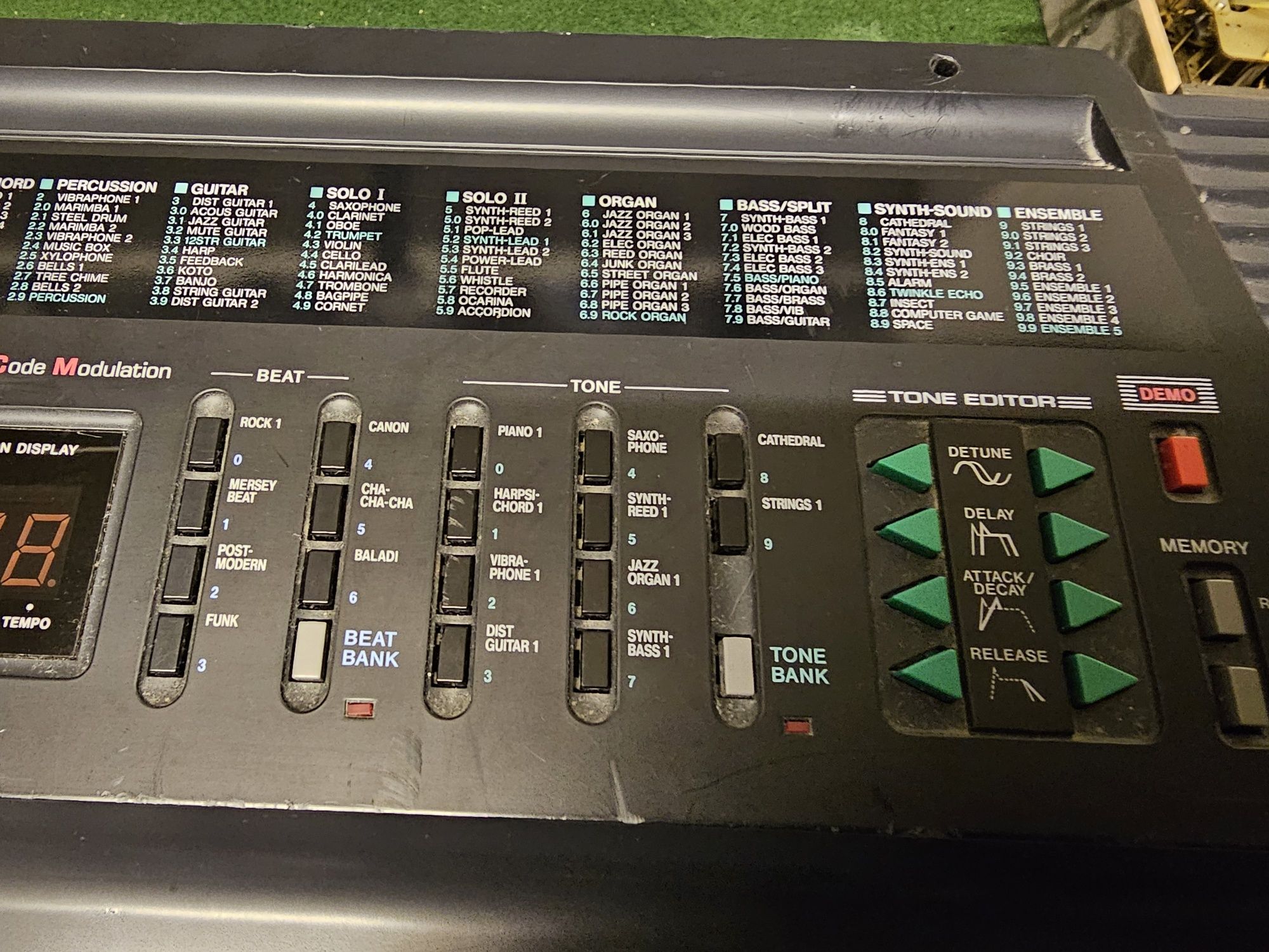 Organy CASIO CT-655 ze stojakiem.