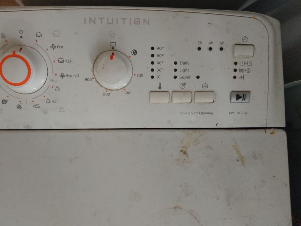 Пральна машинка Electrolux intuition ewt 9120w не працює