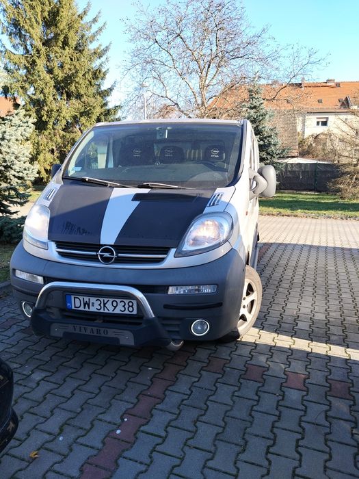 Sprzedam Opel Vivaro 1.9 TDI.