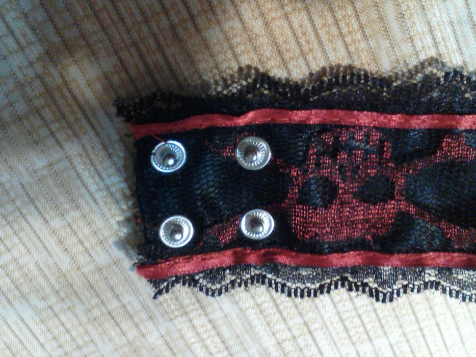 5 (30). Czaszki opaska na szyję