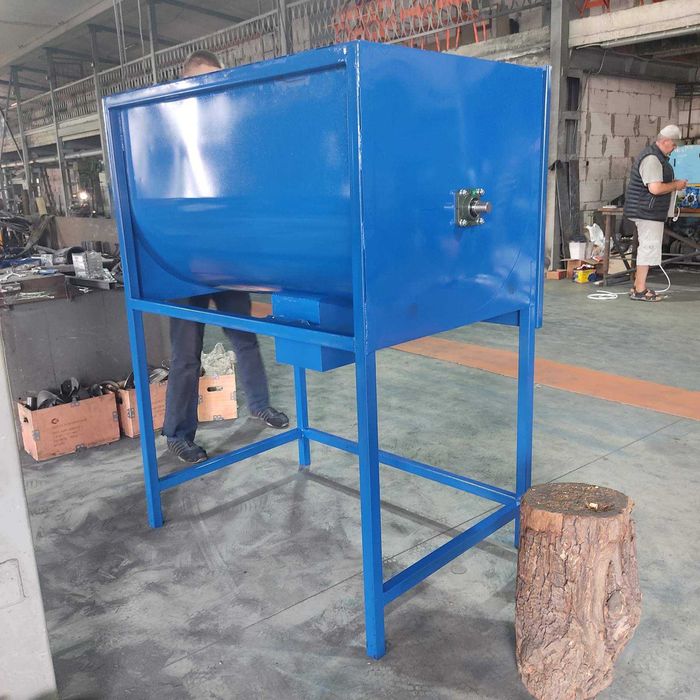 Змішувач кормів,комбікормів,кормосмеситель,горизонтальний