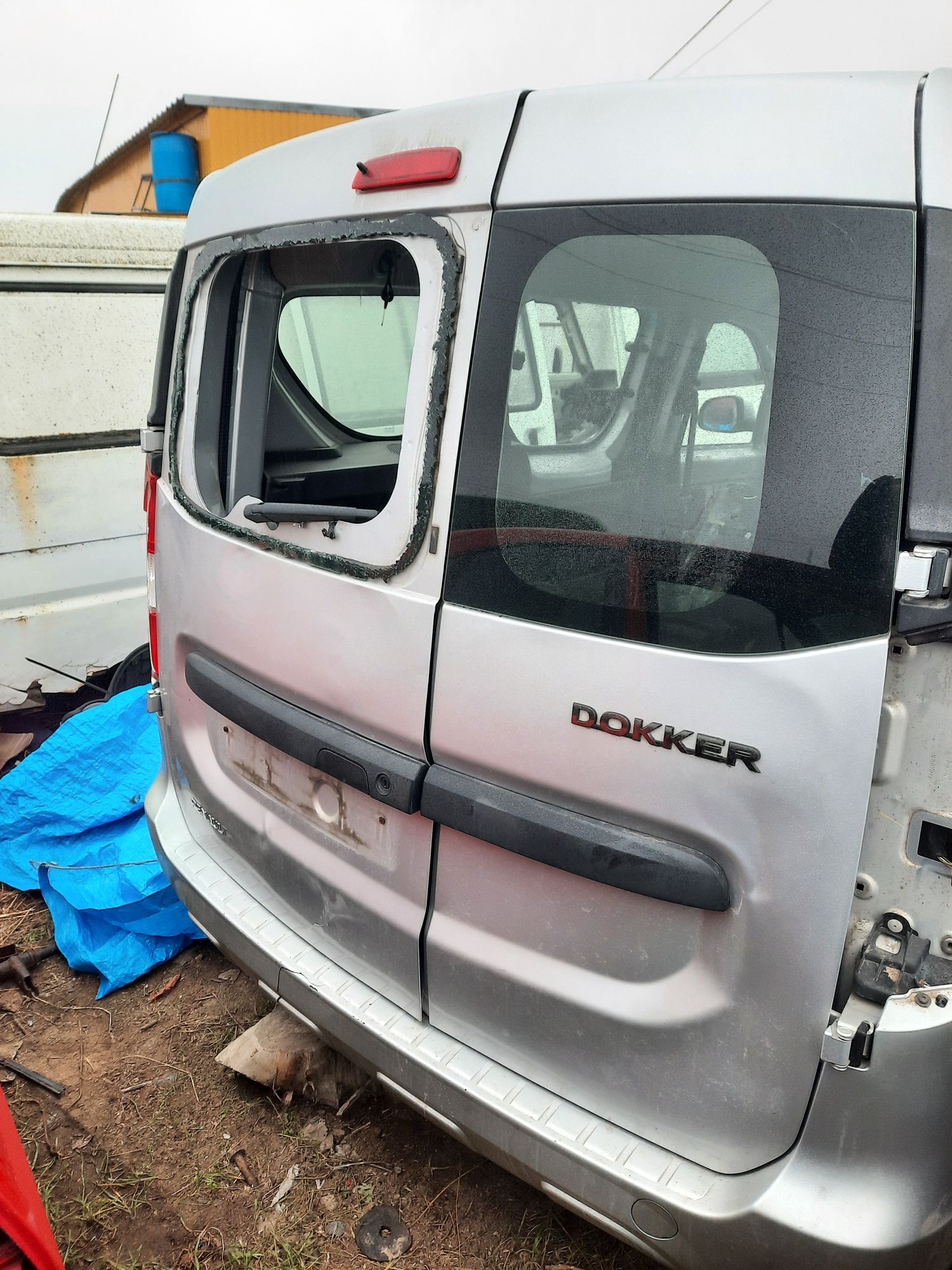 Продам двери RENAULT DOKER 16г