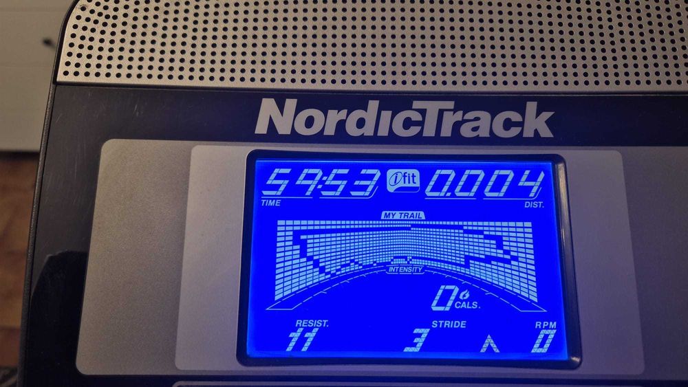 Elíptica NordicTrack C 7.5 - Sensores Cardíacos + entrada Mp3/Ipod