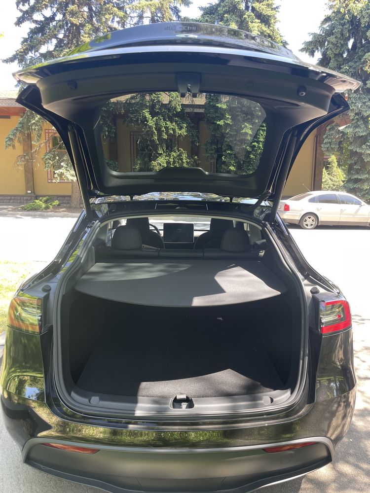 Tesla model Y dual motor 82kw