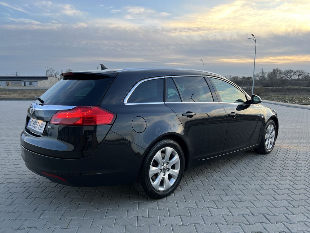 Opel Insignia Sports Tourer 2.0D МТ (160 к.с.) • Cosmo